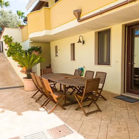 Appartement Benvenuti -tavernetta In Con Piscina 8 Posti Letto
