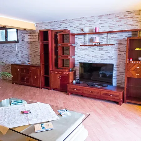 Benvenuti -tavernetta In Con Piscina 8 Posti Letto Appartement *