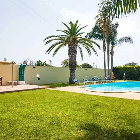 Benvenuti -tavernetta In Con Piscina 8 Posti Letto